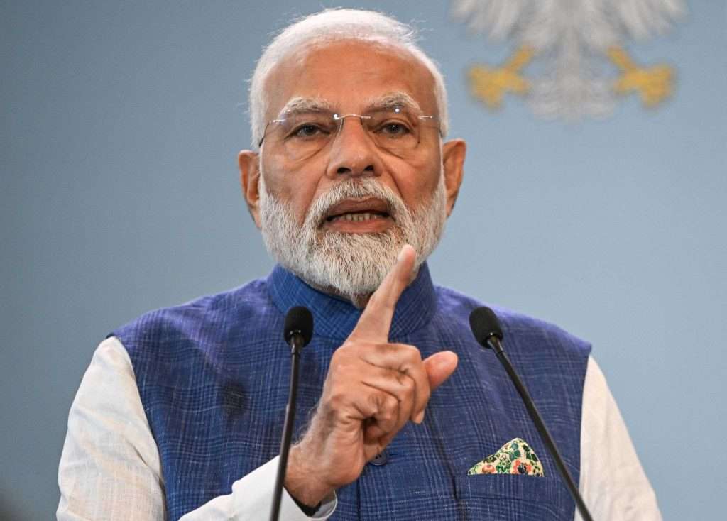 Narendra Modi is trying to introduce the Hindi language in India!