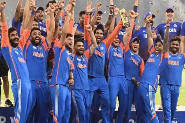 India cricketers at the festival without a trophy-medal